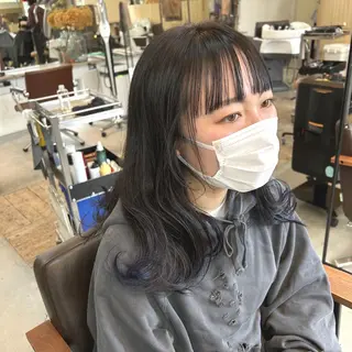 ミディアム 綿貫 美雪のヘアスタイル