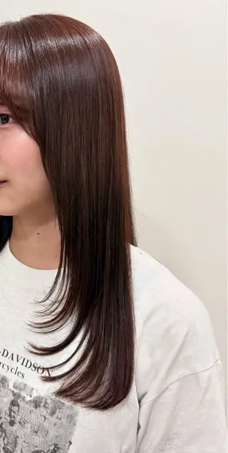 ロング カラー 陰山 友咲のヘアスタイル