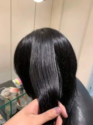 ミディアム カラー yiye shioriのヘアスタイル