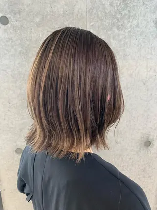 ミディアム カラー 梅本 有希のヘアスタイル