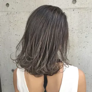 ミディアム カラー 韓国レイヤーカット 🧸ベージュカラーのヘアスタイル