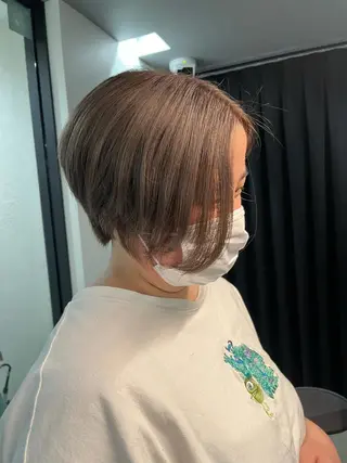 ショート カラー 湯川 未咲希のヘアスタイル