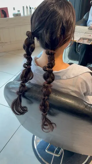 ロング 鶴谷 麻衣のヘアスタイル