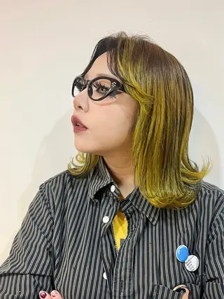 ミディアム カラー 派手髪デザインカラー ヒロカのヘアスタイル