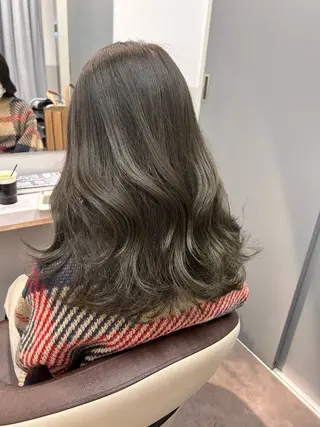 セミロング カラー 薄田 珠美のヘアスタイル