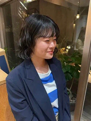 ミディアム パーマ 大橋 芽衣のヘアスタイル