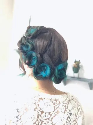 ロング カラー パーマ ヘアアレンジ 推し活専用 【派手髪】飯野ゆかりのヘアスタイル