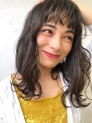 ミディアム 顔周りの垢抜けヘア 立山愛梨のヘアスタイル