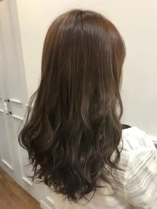セミロング カラー ひろせ かなのヘアスタイル