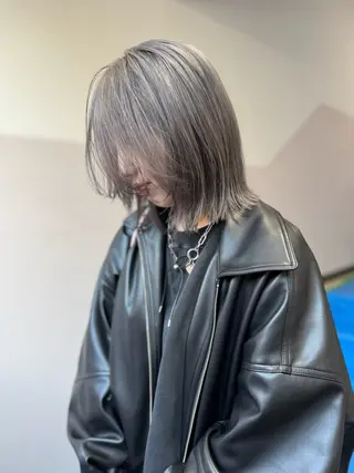 ミディアム カラー オカモト ミユウのヘアスタイル