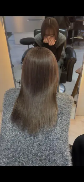 カラー セミロング 藤本 哲平のヘアスタイル