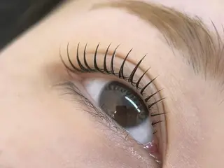 パーマ H eraのマツエク・マツパデザイン