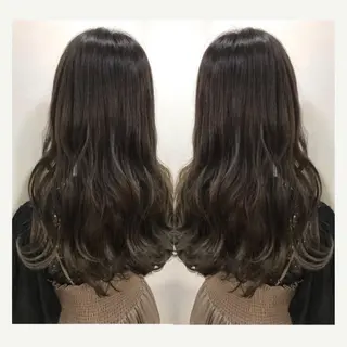 セミロング カラー yui .のヘアスタイル