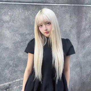 ロング ホワイト&レイヤーカ ットエクステ長畠俊輔のヘアスタイル