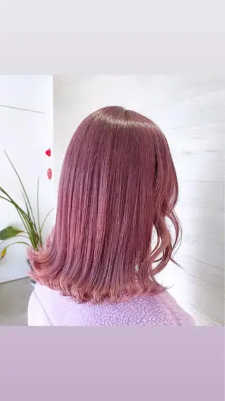 ミディアム カラー サキ🤍ハイトーン 🩰くびれ巻きヘアのヘアスタイル
