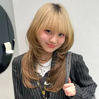 ロング ハイトーン/レイヤ ーTENSHOのヘアスタイル