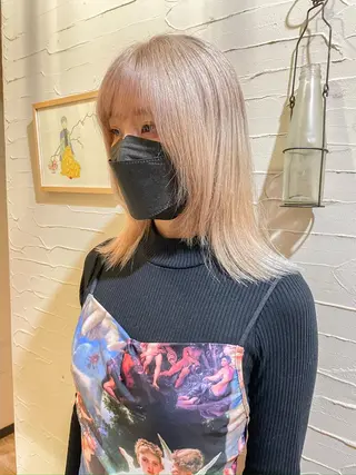 ミディアム カラー ⭐ハイトーンブリーチ ミルクティーピンクのヘアスタイル