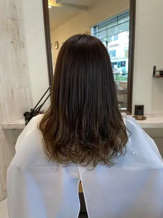 セミロング 津田 あかねのヘアスタイル