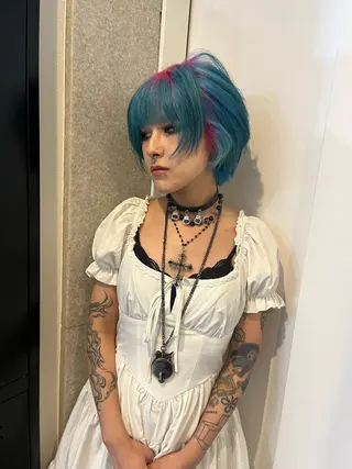 セミロング カラー 💖艶ハイトーン髪質 改善💖ケンシンのヘアスタイル