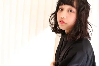 ミディアム カラー パーマ ヘアアレンジ キッズ ネイル マツエク・マツパ ハイトーン特化🤍 浦住のヘアスタイル