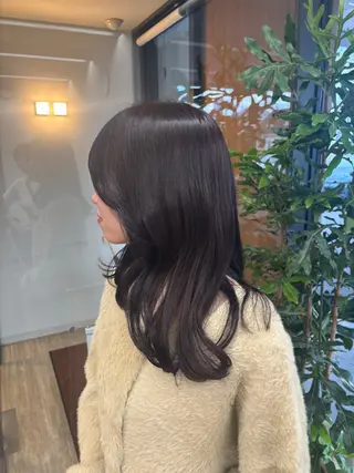 ロング カラー 新田 咲弥のヘアスタイル