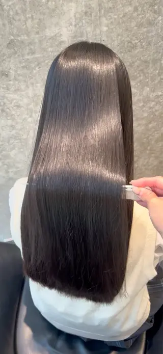 ロング カラー 秋野 花衣のヘアスタイル