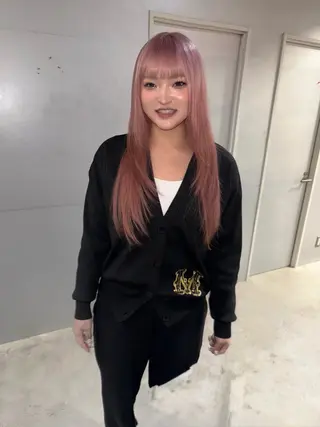 セミロング レイヤーカット\ウル フ　chinatsuのヘアスタイル