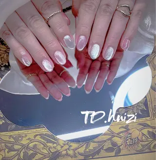 ミディアム めぐみのネイルサロン スタッフ練習のネイルデザイン