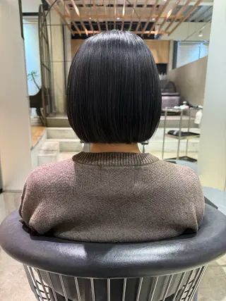 ミディアム カラー 須藤 優真 切りっぱなしボブのヘアスタイル