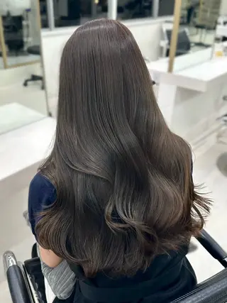 ロング mei / レイヤー 顔まわり 🤍のヘアスタイル