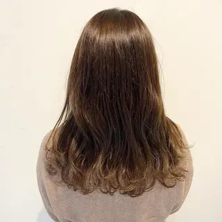 セミロング カラー 伊藤 さやかのヘアスタイル