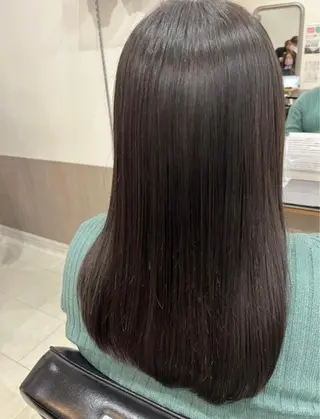 カラー 艶髪🥣透明感カラー 🫧前田奈津実のヘアスタイル