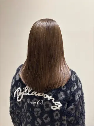 セミロング monami 鈴木 茉由奈のヘアスタイル