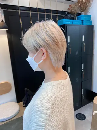 ショート カラー ダウンパーマ 【sity.ザイク】のヘアスタイル