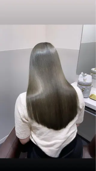 セミロング カラー 〻ツヤハイトーン🩰 🤍HARUCAのヘアスタイル
