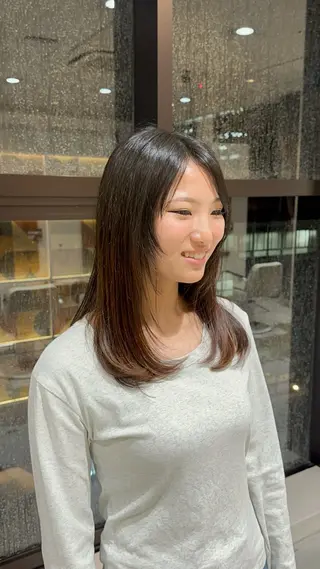 セミロング 山口 歩美佳のヘアスタイル