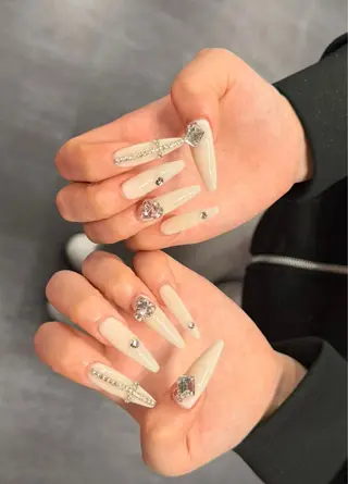 ネイル Tini ANA.CHUOのネイルデザイン