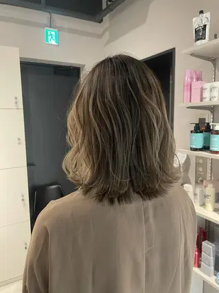 ミディアム カラー ブリーチ👩🦳/ ✂︎MANAMIのヘアスタイル