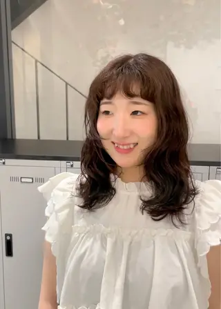 セミロング パーマ 大石 陽菜のヘアスタイル