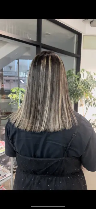 セミロング カラー ご予約は2月まで！ maho‪🐈🎀のヘアスタイル