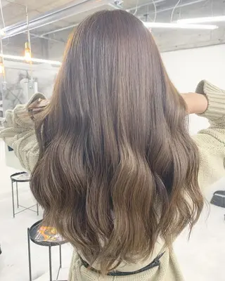ロング カラー 艶髪・酸性ストレート フリツのヘアスタイル