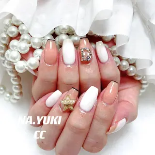 ネイル 🦋 Queenieのネイルデザイン