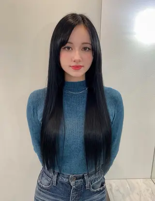ロング 艶髪×透明感カラー りこのヘアスタイル