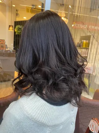 ミディアム カラー デザインカラー✨新倉 佑奈のヘアスタイル