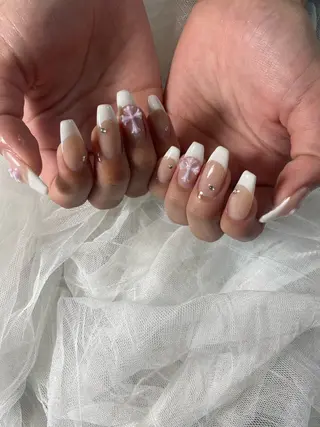 ネイル Ｌｉｔ .のネイルデザイン