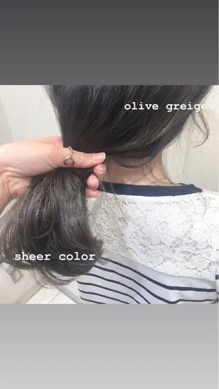 ミディアム カラー 赤阪 優奈のヘアスタイル