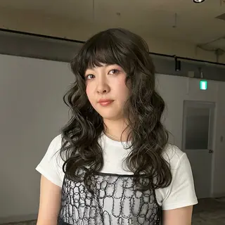ロング カラー 佐藤 しずくのヘアスタイル