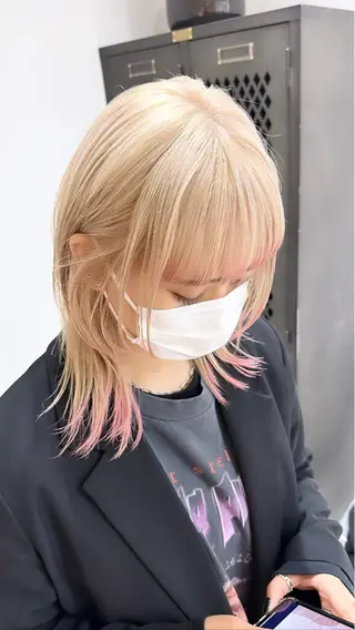 カラー ニシオカ タクヤのヘアスタイル