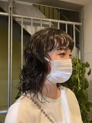 ミディアム パーマ ハイトーン&髪質改善 &韓国エクステ🤎のヘアスタイル