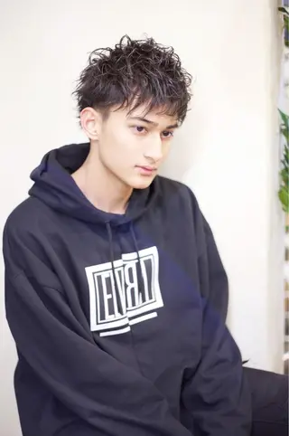 ショート パーマ メンズ 大人可愛いレイヤー 大田のヘアスタイル